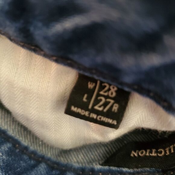 Abercrombie & Fitch Signature Collection High Rise Girlfriend Distressed Jeans - Picture 7 of 7